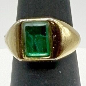 Gold Tone Green Cabochon Ring Adjustable 5.25–5.75 St Patricks Day